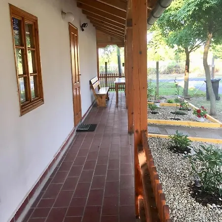 Apartamento Oázis Apartman *